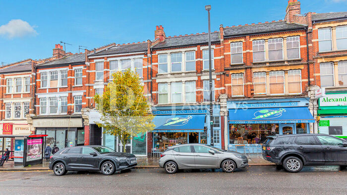 3 Bedroom Flat To Rent In Alexandra Park Road, Muswell Hill, London, N10