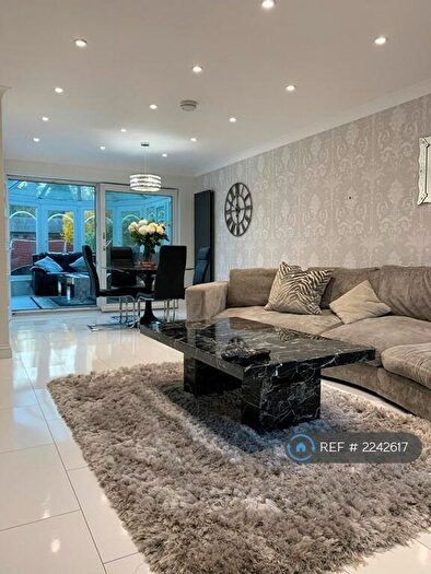 3 Bedroom Detached House To Rent In Ashgrove, Biggleswade, SG18