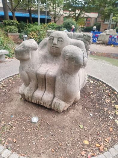 3 Bedroom Flat To Rent In Strasburg Road, London, SW11