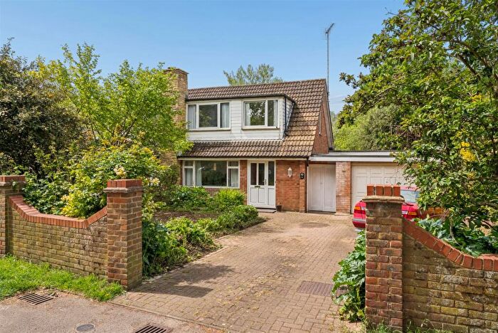 3 Bedroom Semi-Detached House For Sale In Plantation Road, Leighton Buzzard, LU7