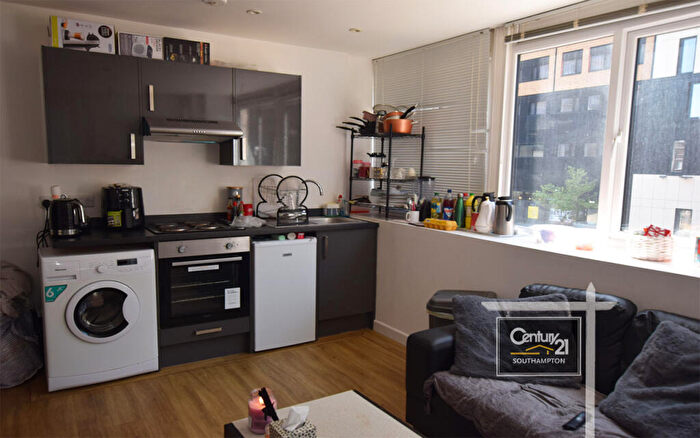 1 Bedroom Flat To Rent In |Ref: |, Enterprise House, Isambard Brunel Road, Portsmouth, PO1
