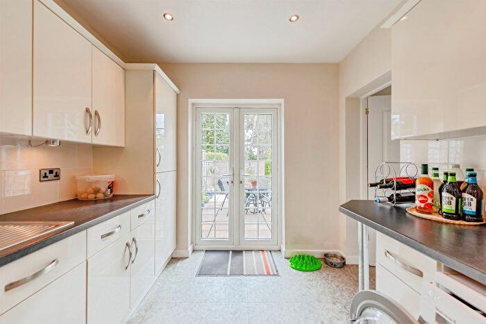 5 Bedroom Detached House For Sale In Holtye Road, East Grinstead, RH19