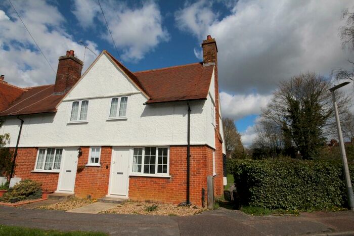 3 Bedroom Semi-Detached House To Rent In Paddock Close, Letchworth Garden City, SG6