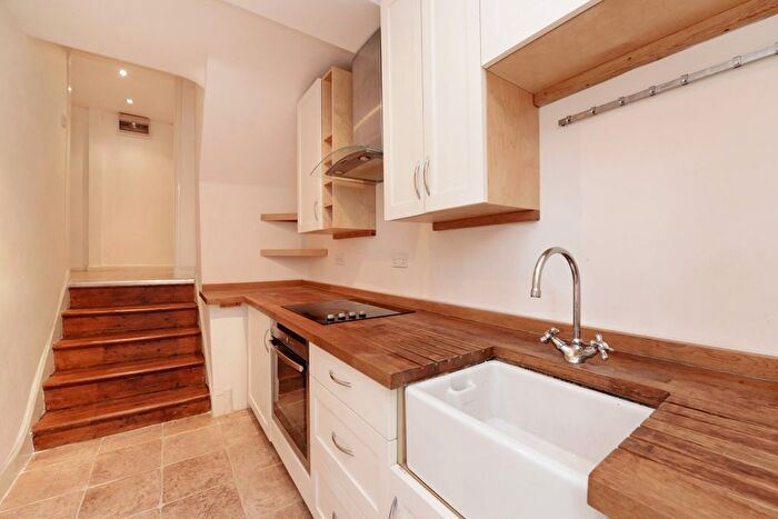1 Bedroom Flat To Rent In Offord Road, London, N1