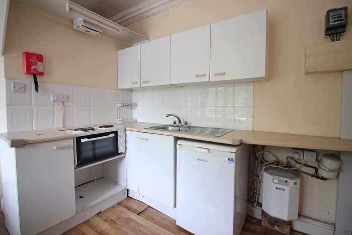 Studio To Rent In Madeley Road, London, W5