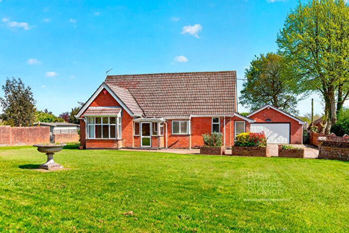 3 Bedroom Detached House For Sale In Station Road, Wootton Bridge, Ryde, PO33