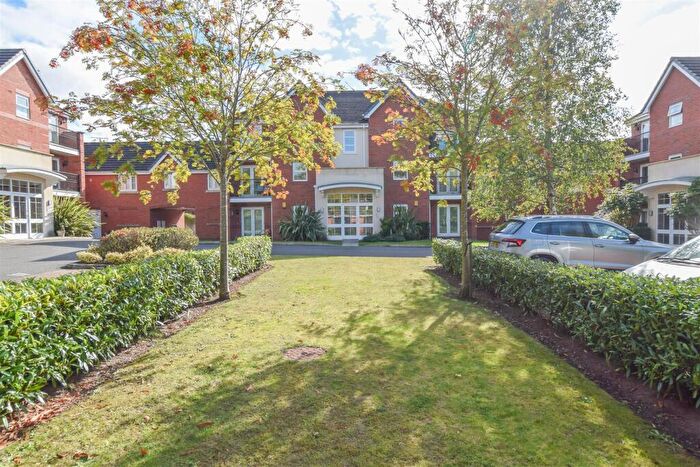 2 Bedroom Apartment To Rent In Millfield, Neston, Cheshire, CH64