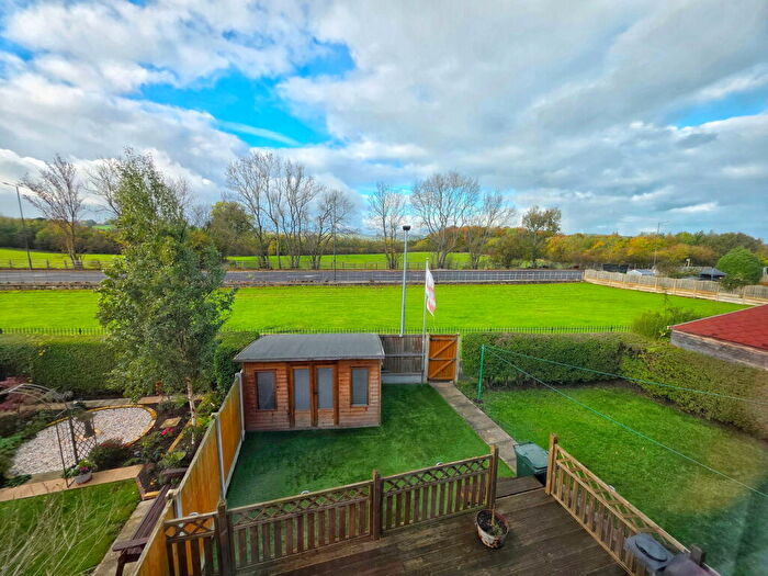 3 Bedroom Town House For Sale In Castle View, Birdwell, Barnsley, S70