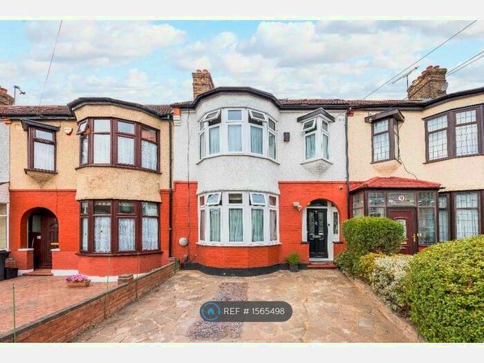 4 Bedroom Terraced House To Rent In Grangeway Gardens, Ilford, IG4