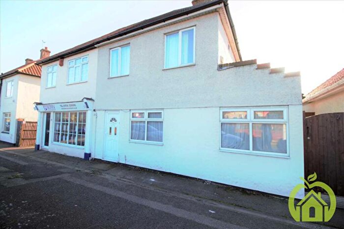 5 Bedroom Semi-Detached House To Rent In The Parade, Colchester Road, Romford, RM3