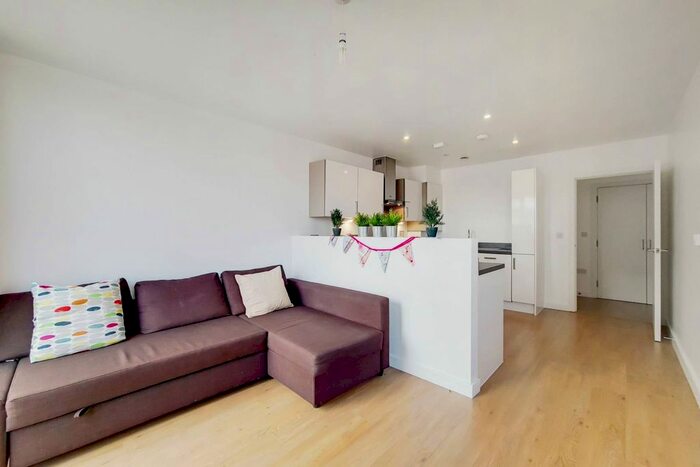 1 Bedroom Flat To Rent In Canning Road, Harrow Weald, Harrow, HA3