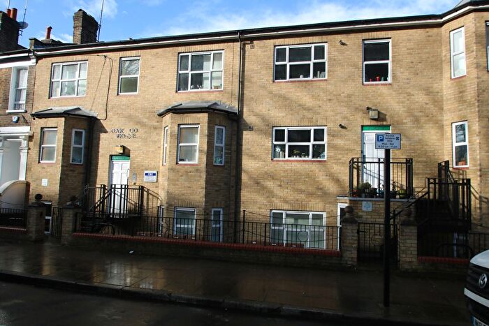 1 Bedroom Flat To Rent In Brenthouse Road, Hackney, E9