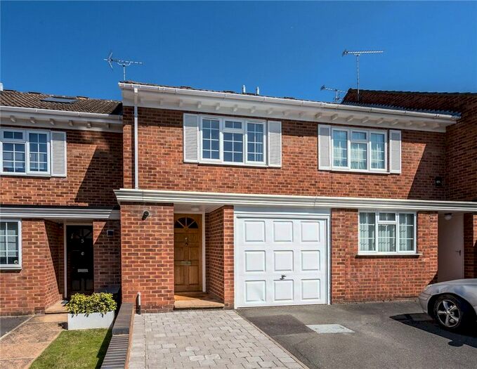 3 Bedroom Terraced House To Rent In St. Marks Place, Windsor, Berkshire, SL4