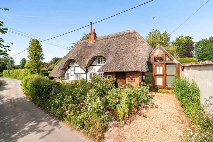 3 Bedroom Cottage For Sale In Rookery Lane, Broughton, SO20
