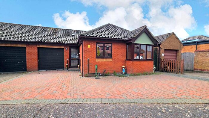 2 Bedroom Bungalow For Sale In St. Andrew Close, Hopton, NR31