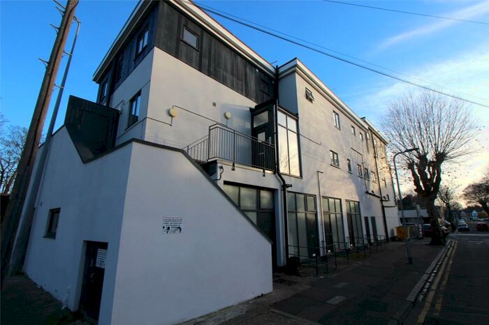 1 Bedroom Apartment To Rent In Southchurch Road, Southend-on-Sea, Essex, SS1