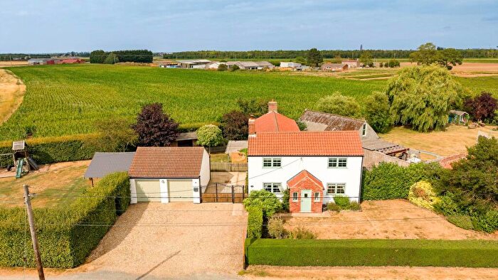 4 Bedroom Detached House For Sale In Silvertoft Lane, Frampton West, PE20