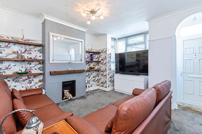 3 Bedroom Terraced House For Sale In Milton Road, Gillingham, ME7