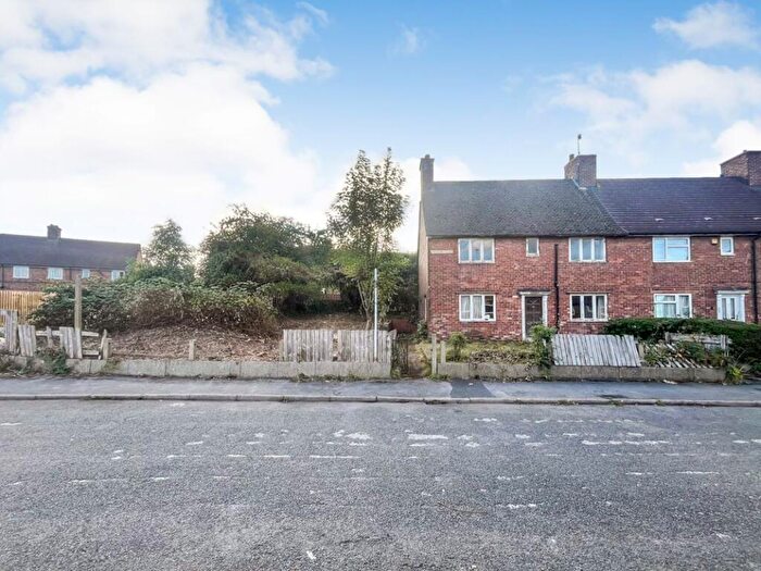 3 Bedroom End Of Terrace House For Sale In St. Johns Place, Staveley, Chesterfield, Derbyshire, S43