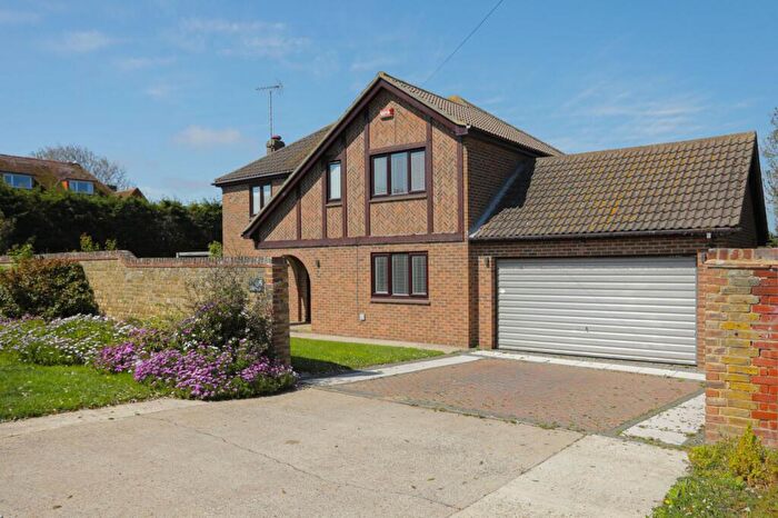 5 Bedroom Detached House For Sale In Kingsgate Avenue, Broadstairs, Kent, CT10