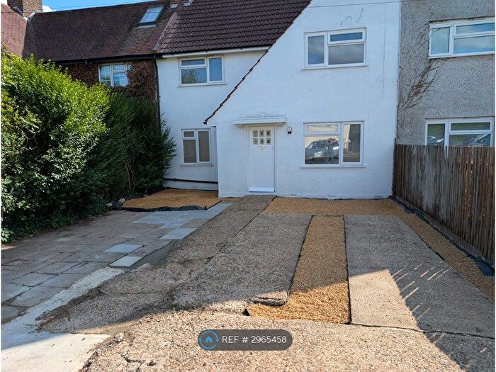 3 Bedroom Terraced House To Rent In Well Road, Barnet, EN5