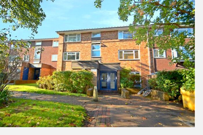 1 Bedroom Flat To Rent In Granville Close, Croydon, CR0