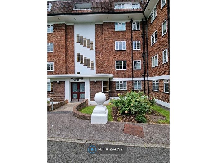 4 Bedroom Flat To Rent In Montpelier Road, London, W5