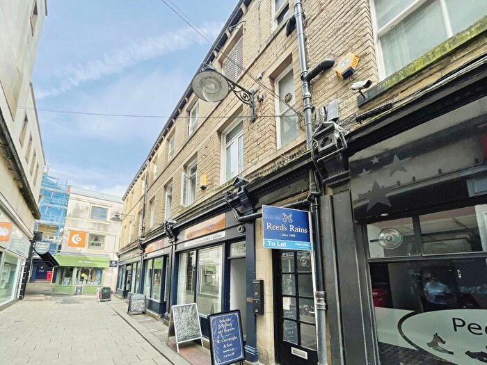 1 Bedroom Apartment To Rent In Market Walk, Huddersfield, West Yorkshire, HD1