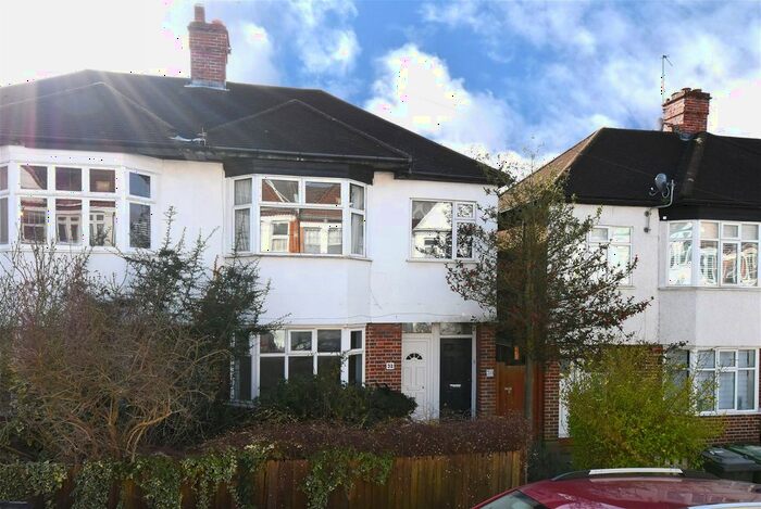 2 Bedroom Flat To Rent In Collingtree Road, London, SE26