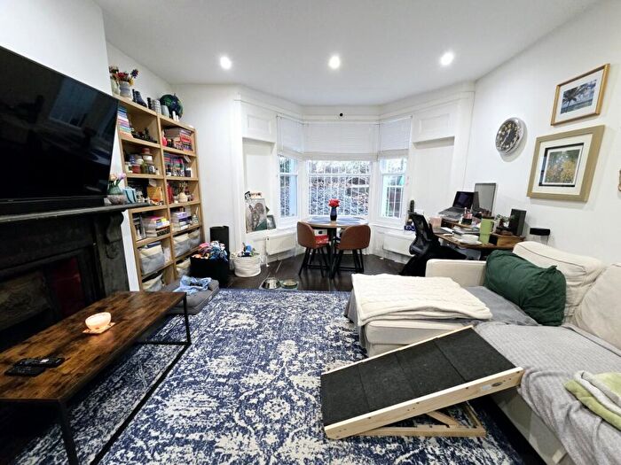 2 Bedroom Flat To Rent In Hillmarton Road, N7