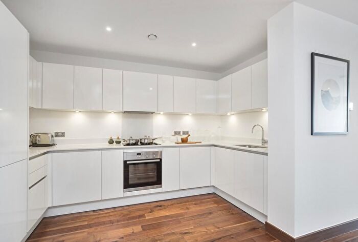 3 Bedroom Flat To Rent In Maygrove Road, West Hampstead, London, NW6