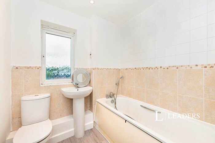 2 Bedroom Apartment To Rent In Reynolds Avenue, RH1