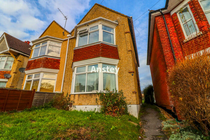 4 Bedroom Semi-Detached House To Rent In Broadlands Road, Southampton, SO17