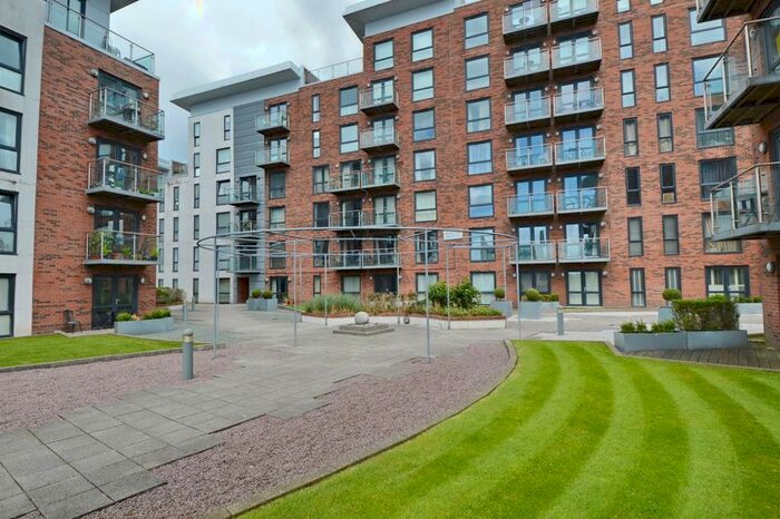 2 Bedroom Flat To Rent In Cedar Court, Longfield Centre, Prestwich, Manchester M25