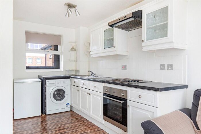 1 Bedroom Apartment To Rent In Portland Road, London, N15