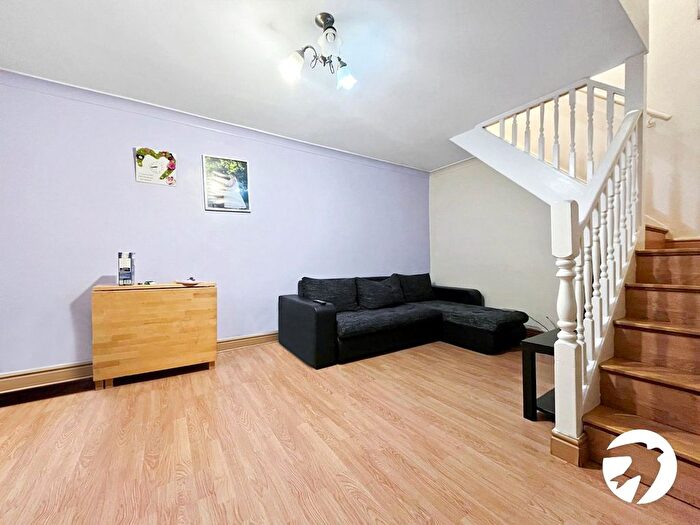 2 Bedroom Detached House To Rent In Bill Street Road, Rochester, Kent, ME2