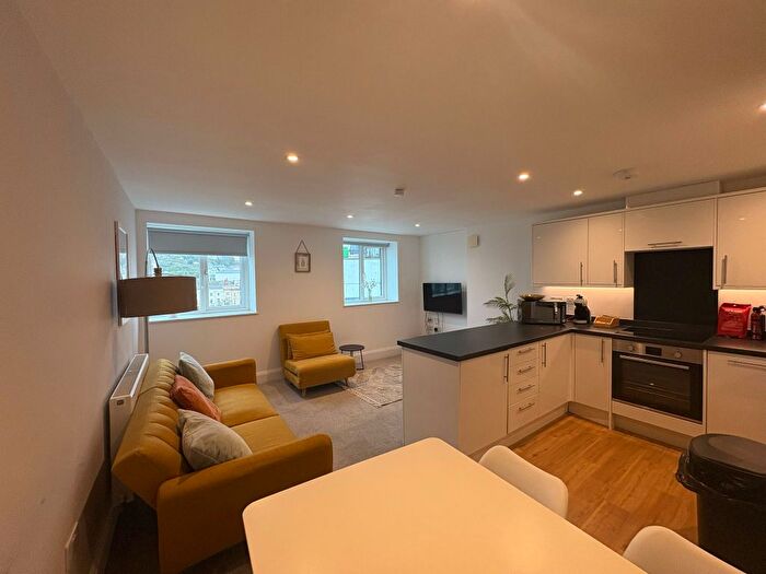1 Bedroom Flat To Rent In Park Lane, Torquay, TQ1