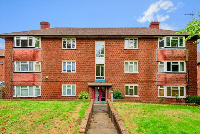3 Bedroom Flat For Sale In Bromley Road, Shortlands, Bromley, BR2