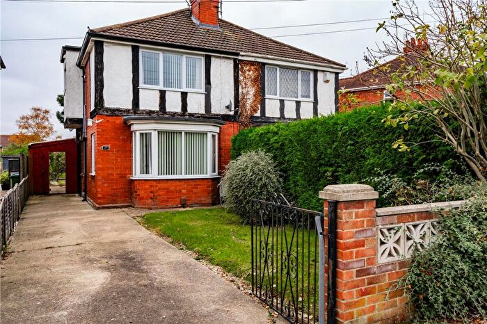 2 Bedroom Semi Detached House For Sale In Grantham Avenue, Grimsby, DN33