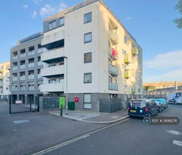 2 Bedroom Flat To Rent In Prioress House, Barking, IG11