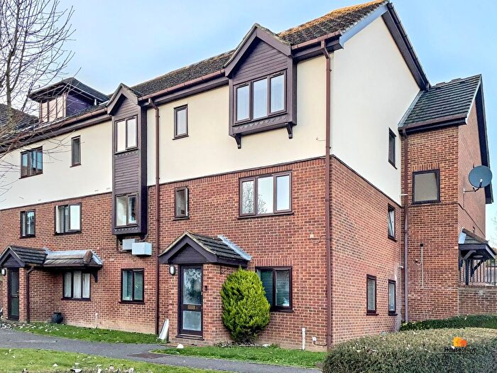 1 Bedroom Flat To Rent In Totteridge Avenue, Sovereign Court Totteridge Avenue, HP13