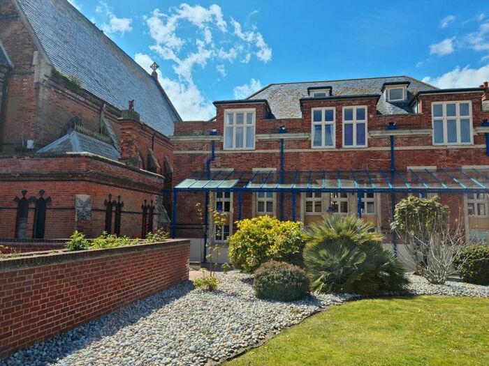 1 Bedroom Flat To Rent In The Royal Sea Bathing, Canterbury Road, Margate, CT9