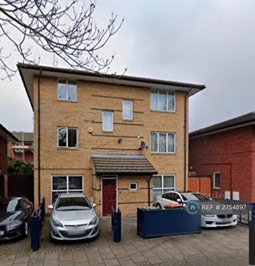 5 Bedroom Detached House To Rent In Covelees Wall, London, E6