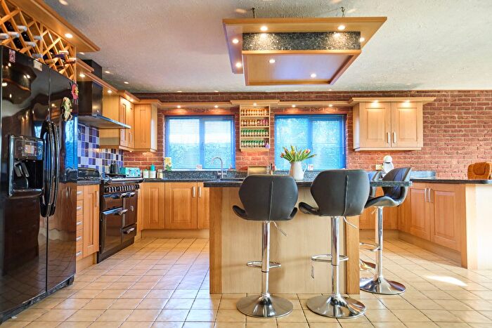4 Bedroom Detached House For Sale In Long Lane, Norwich, NR12
