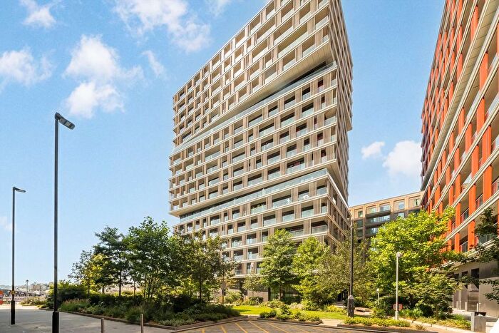 3 Bedroom Flat To Rent In Bonnet Street, Royal Wharf, E16