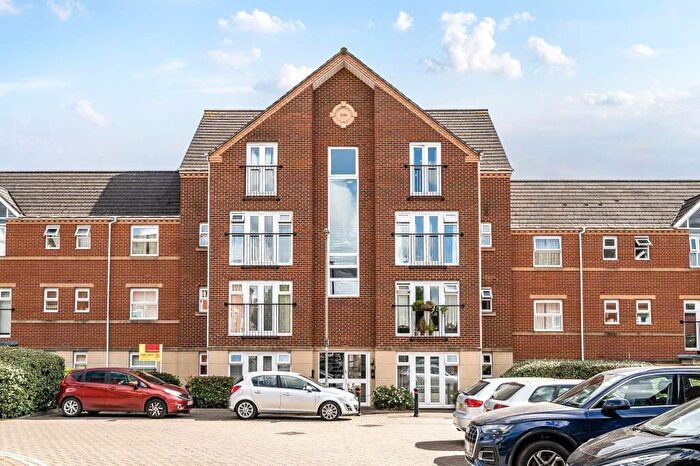 2 Bedroom Flat For Sale In Banbury, Oxfordshire, OX16