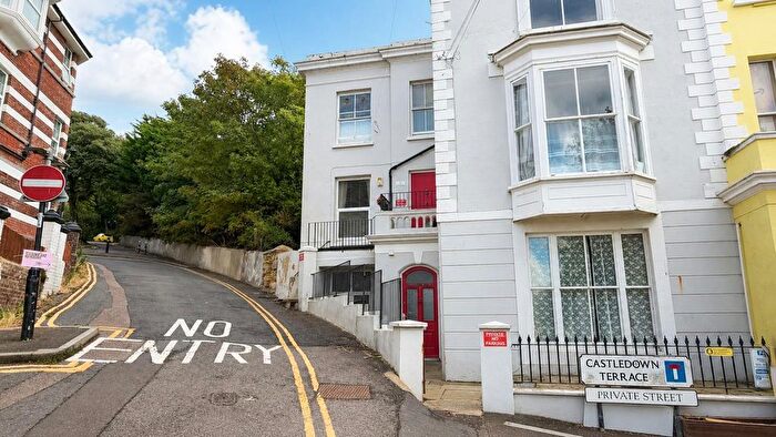 1 Bedroom Flat For Sale In Castledown Terrace, Hastings, TN34