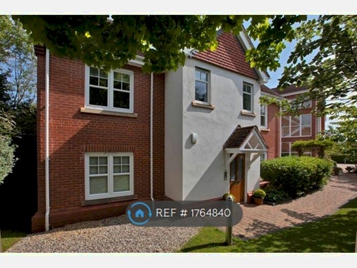 2 Bedroom Flat To Rent In Aliston House, Exmouth, EX8