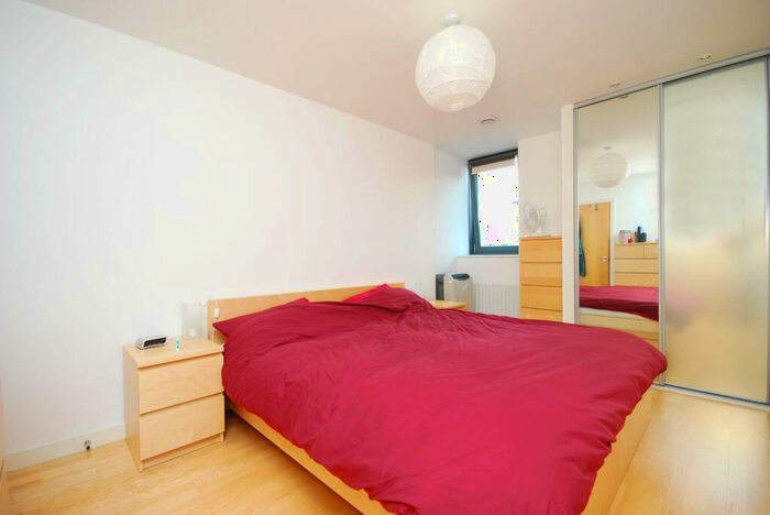 2 Bedroom Flat To Rent In The Fusion Building, Poplar, London, E14