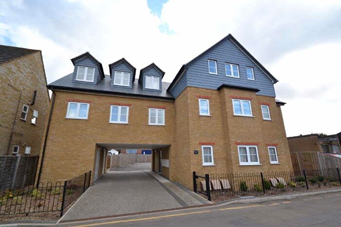 1 Bedroom Apartment To Rent In Creaven Court, Lowfield Lane, Hoddesdon, Herts, EN11